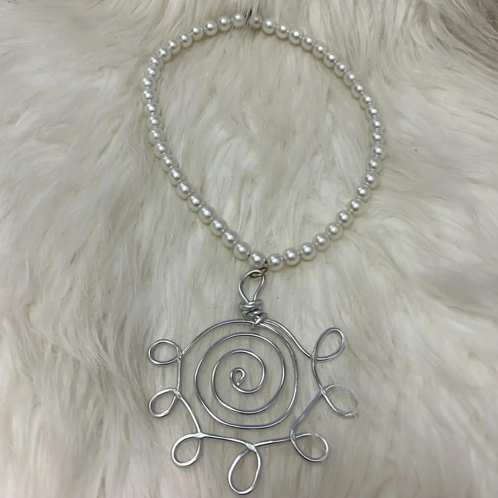 Silver Hand Design Pendant Stretchy Faux Pearl One of a Kind Necklacr
